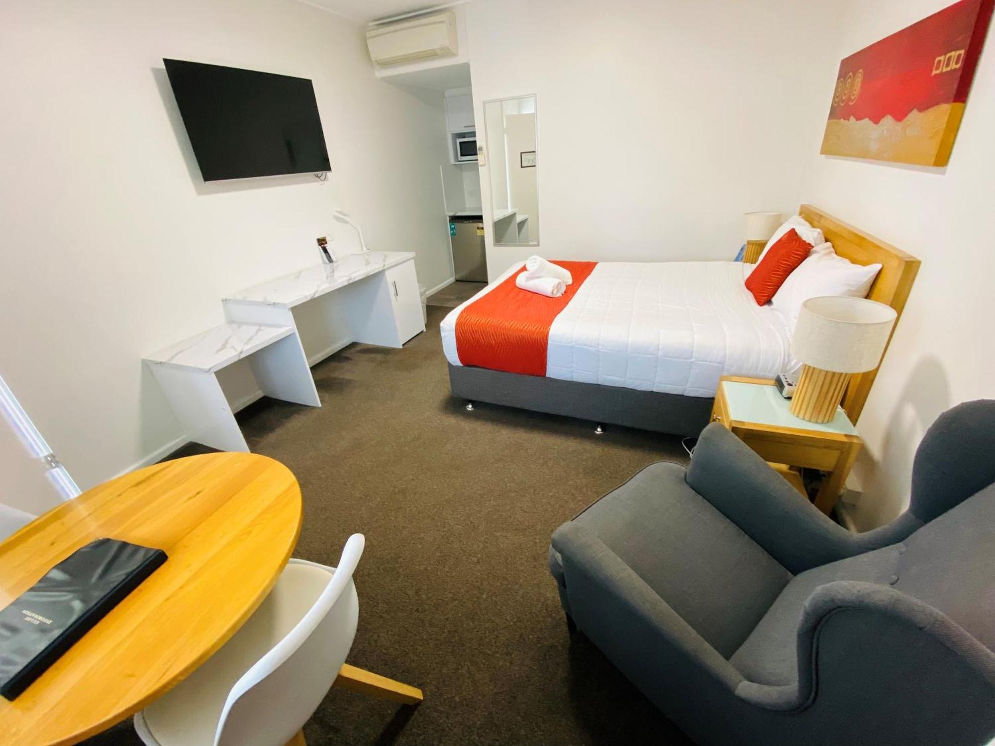 Colonial Lodge Motor Inn Yass Bagian luar foto